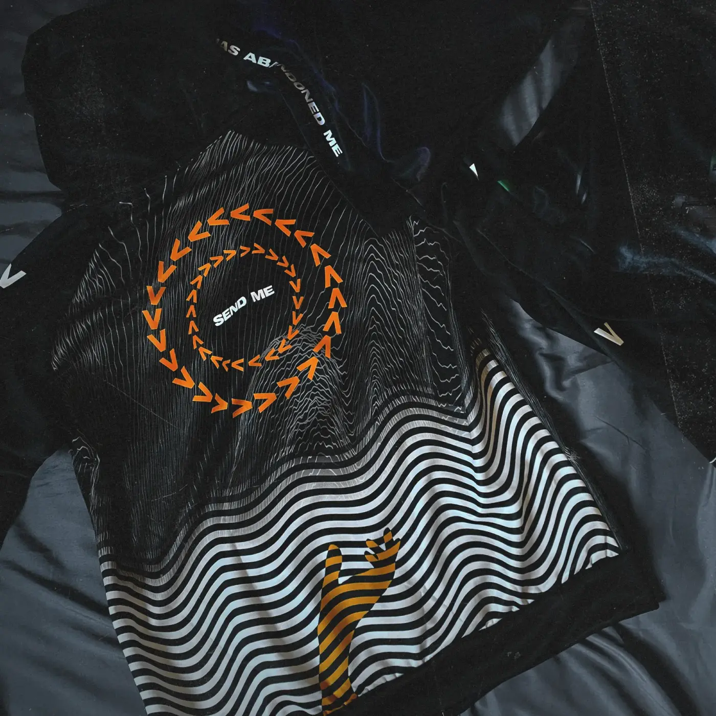 wave print detail